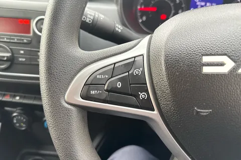 BJ23XAS Dacia Duster 1.0 TCe 90 Essential 5dr Thumbnail #23