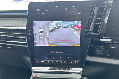 BN73ZKG Renault Austral E-Tech FHEV Iconic Esprit Alpine 5dr Auto 4C Thumbnail #18