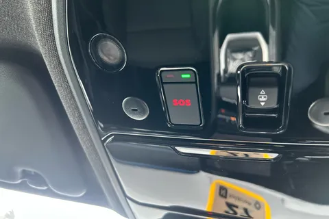 BN73ZKG Renault Austral E-Tech FHEV Iconic Esprit Alpine 5dr Auto 4C Thumbnail #23