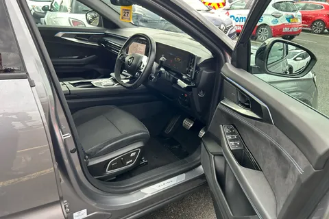 BN73ZKG Renault Austral E-Tech FHEV Iconic Esprit Alpine 5dr Auto 4C Thumbnail #25