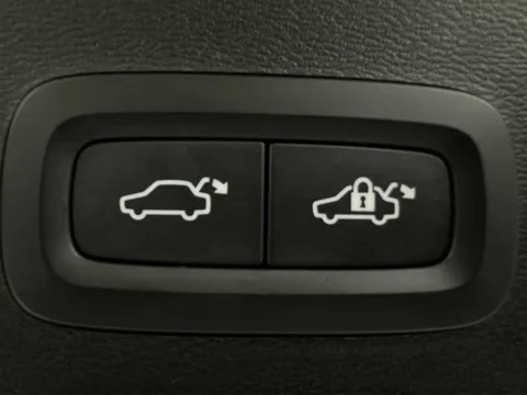 DY24XJB Volvo XC40 300kW Recharge Twin Ultimate 82kWh 5dr AWD Auto Thumbnail #9