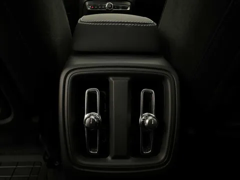 DY24XJB Volvo XC40 300kW Recharge Twin Ultimate 82kWh 5dr AWD Auto Thumbnail #12