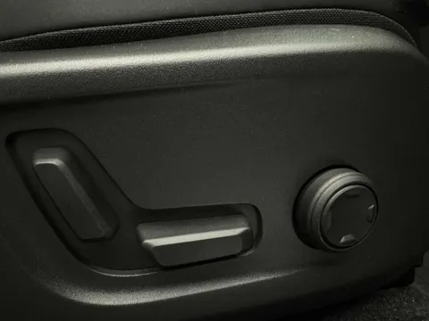 DY24XJB Volvo XC40 300kW Recharge Twin Ultimate 82kWh 5dr AWD Auto Thumbnail #19