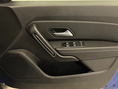 DY22ALO Dacia Duster 1.3 TCe 130 Prestige 5dr Thumbnail #19