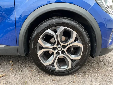 BN22MYO Renault Captur 1.3 TCE 140 SE Edition 5dr Thumbnail #32