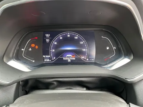 BN22MYO Renault Captur 1.3 TCE 140 SE Edition 5dr Thumbnail #20