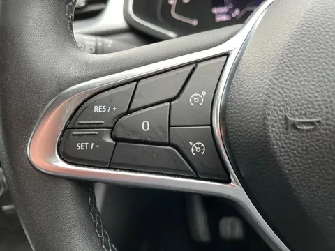 BN22MYO Renault Captur 1.3 TCE 140 SE Edition 5dr Thumbnail #15