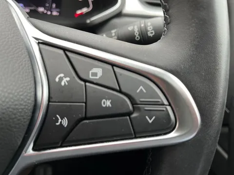 BN22MYO Renault Captur 1.3 TCE 140 SE Edition 5dr Thumbnail #16