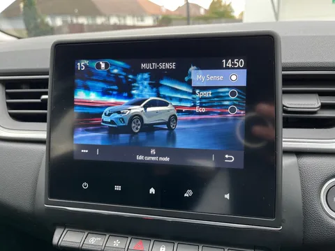 BN22MYO Renault Captur 1.3 TCE 140 SE Edition 5dr Thumbnail #10