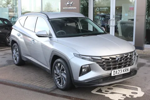 DA23KRN Hyundai Tucson 1.6 TGDi 48V MHD Premium 5dr 2WD DCT Thumbnail #2