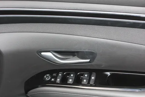 DA23KRN Hyundai Tucson 1.6 TGDi 48V MHD Premium 5dr 2WD DCT Thumbnail #18