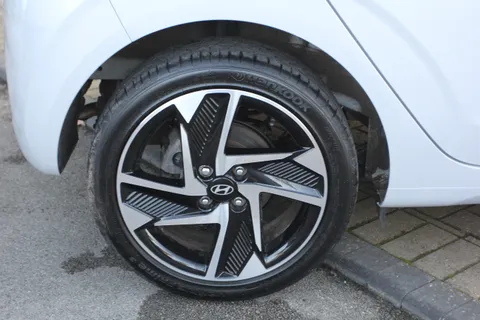 ET24TTU Hyundai i10 1.0 [63] Premium 5dr Auto [Nav] Thumbnail #5