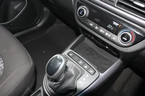 ET24TTU Hyundai i10 1.0 [63] Premium 5dr Auto [Nav] Thumbnail #23