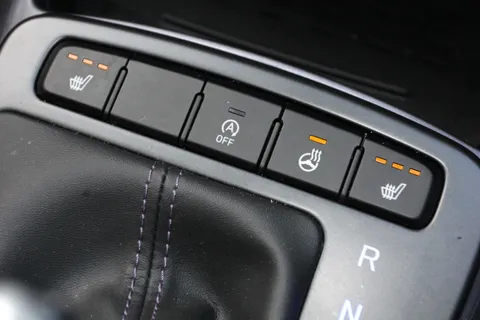 ET24TTU Hyundai i10 1.0 [63] Premium 5dr Auto [Nav] Thumbnail #24