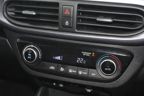 ET24TTU Hyundai i10 1.0 [63] Premium 5dr Auto [Nav] Thumbnail #26