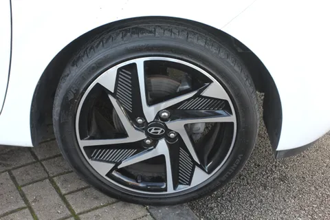 ET24TUW Hyundai i10 1.0 [63] Premium 5dr Auto [Nav] Thumbnail #5