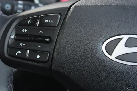 ET24TUW Hyundai i10 1.0 [63] Premium 5dr Auto [Nav] Thumbnail #19