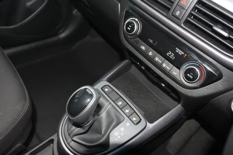 ET24TUW Hyundai i10 1.0 [63] Premium 5dr Auto [Nav] Thumbnail #23