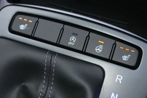 ET24TUW Hyundai i10 1.0 [63] Premium 5dr Auto [Nav] Thumbnail #24