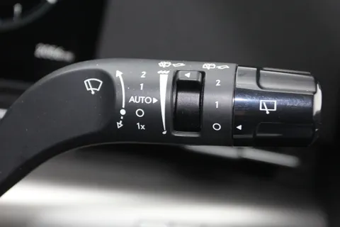 MJ75NKX Hyundai Kona 1.6 Hybrid 129 Ultimate 5dr DCT Thumbnail #29