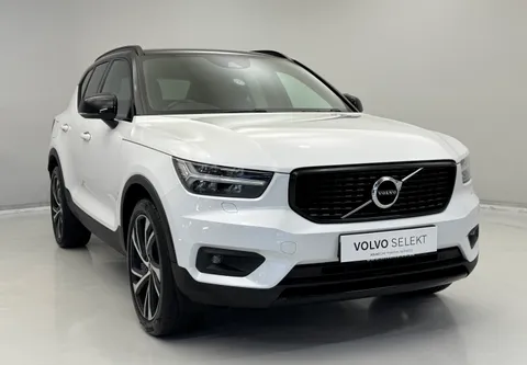 YK70JRE Volvo XC40 2.0 B4P R DESIGN Pro 5dr Auto Thumbnail #1