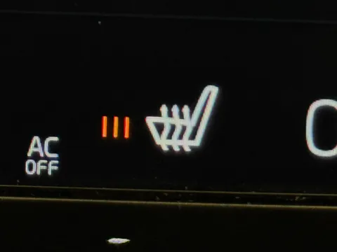 YK70JRE Volvo XC40 2.0 B4P R DESIGN Pro 5dr Auto Thumbnail #27