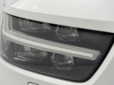 YK70JRE Volvo XC40 2.0 B4P R DESIGN Pro 5dr Auto Thumbnail #35