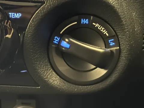 MX72KGK Toyota Hilux 4Wd Thumbnail #27