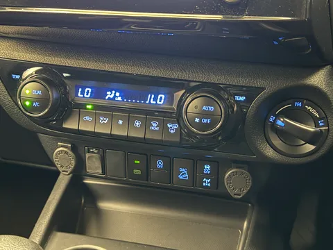 MX72KGK Toyota Hilux 4Wd Thumbnail #29