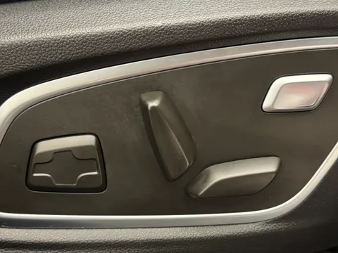 DV74WHH Renault Austral E-Tech FHEV Iconic Esprit Alpine 5dr Auto 4C Thumbnail #15