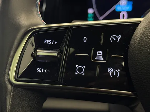 DV74WHH Renault Austral E-Tech FHEV Iconic Esprit Alpine 5dr Auto 4C Thumbnail #20