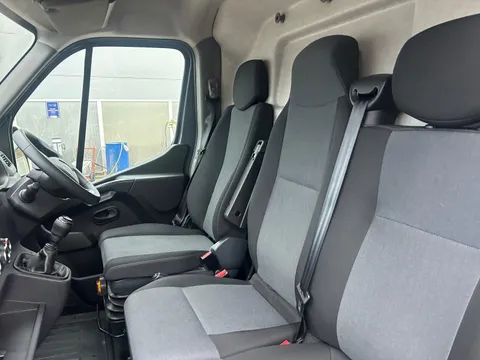 DN24UNB Renault Master LM35 Blue dCi 135 Advance Medium Roof Van Thumbnail #7