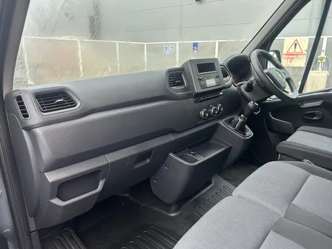 DN24UNB Renault Master LM35 Blue dCi 135 Advance Medium Roof Van Thumbnail #19