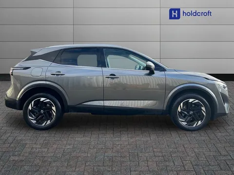 DS74TXZ Nissan Qashqai 1.3 DiG-T MH 158 N-Connecta 5dr Xtronic Thumbnail #4