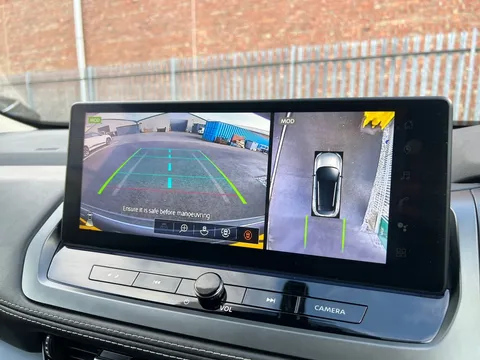 DS74TXZ Nissan Qashqai 1.3 DiG-T MH 158 N-Connecta 5dr Xtronic Thumbnail #16