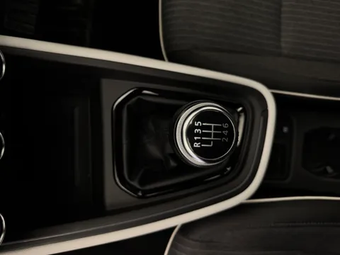 DU73ZKB Renault Clio 1.0 TCe 90 Techno 5dr Thumbnail #19