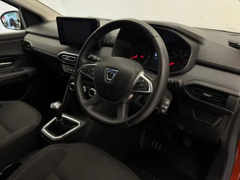 DN72HGO Dacia Jogger 1.0 TCe Extreme SE 5dr Thumbnail #21