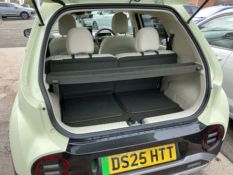 DS25HTT Hyundai Inster 85kW 02 49kWh 5dr Auto Thumbnail #30