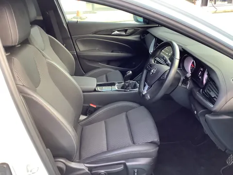 HV69USW Vauxhall Insignia Sports Tourer 1.5T SRi Vx-line Nav 5dr Thumbnail #12