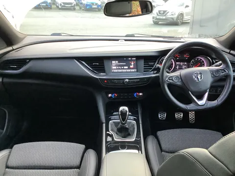 HV69USW Vauxhall Insignia Sports Tourer 1.5T SRi Vx-line Nav 5dr Thumbnail #16