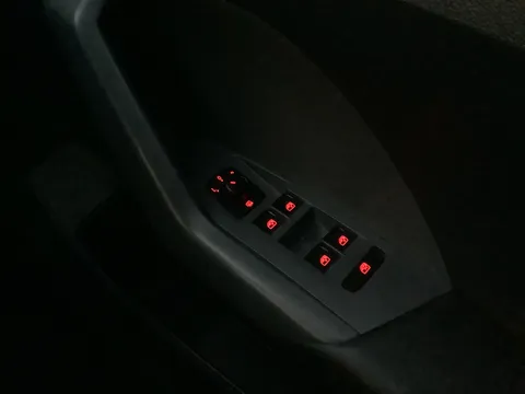 GJ70GUK Volkswagen T-Cross 1.0 TSI SE 5dr Thumbnail #29