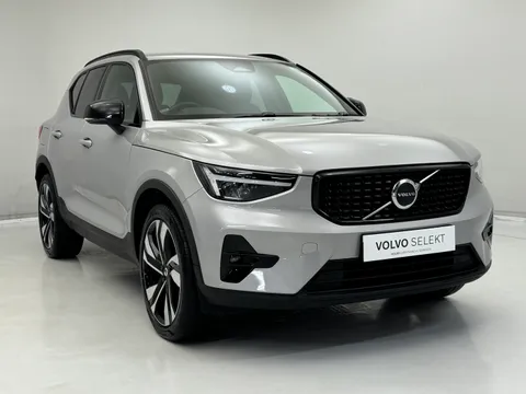 DU74WOJ Volvo XC40 2.0 B3P Plus Dark 5dr Auto Thumbnail #1