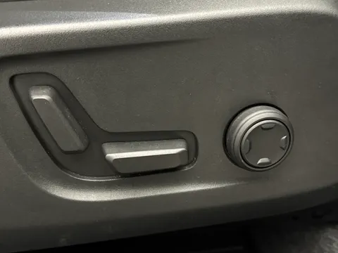 DU74WOJ Volvo XC40 2.0 B3P Plus Dark 5dr Auto Thumbnail #22