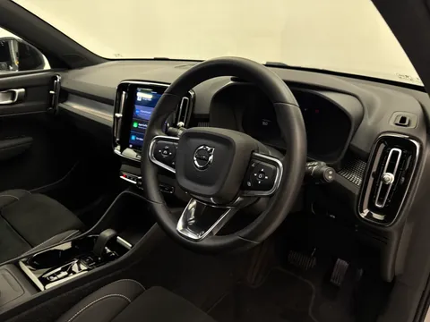 DU74WOJ Volvo XC40 2.0 B3P Plus Dark 5dr Auto Thumbnail #12