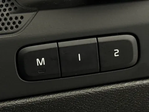 DU74WOJ Volvo XC40 2.0 B3P Plus Dark 5dr Auto Thumbnail #30