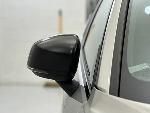 DU74WOJ Volvo XC40 2.0 B3P Plus Dark 5dr Auto Thumbnail #31