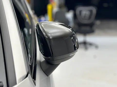 DU74WOJ Volvo XC40 2.0 B3P Plus Dark 5dr Auto Thumbnail #32