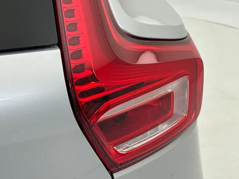 DU74WOJ Volvo XC40 2.0 B3P Plus Dark 5dr Auto Thumbnail #34