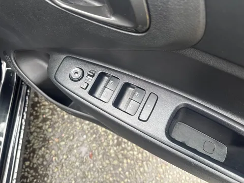 ET24TWV Hyundai i10 1.0 [63] Premium 5dr Auto [Nav] Thumbnail #18