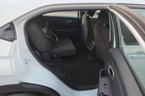 DA73HGP Honda Hr-V 1.5 eHEV Elegance 5dr CVT Thumbnail #17